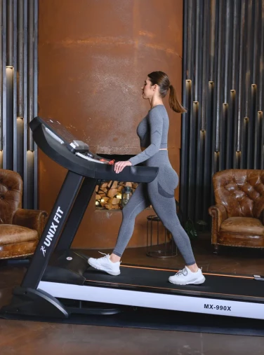 Беговая дорожка UNIX Fit MX-990X с воздушным охлаждением двигателя Беговая дорожка UNIX Fit MX-990X с воздушным охлаждением двигателя