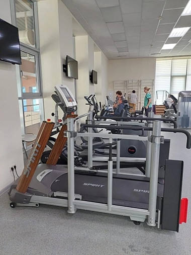 Реабилитационная беговая дорожка SPIRIT LW850 by DYACO (восстановление после инсульта