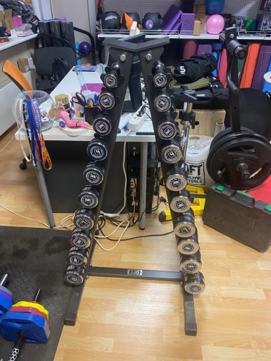 Набор гантелей хромированных 10 пар от 1 до 10 кг (шаг 1кг) OFT, вес набора 110кг Набор гантелей хромированных 10 пар от 1 до 10 кг (шаг 1кг) OFT, вес набора 110кг