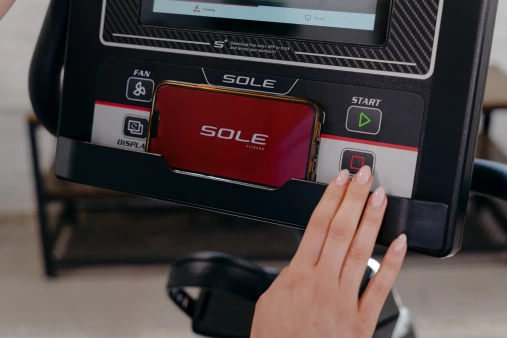 Велотренажер SOLE LCR (2023) с горизонтальной посадкой